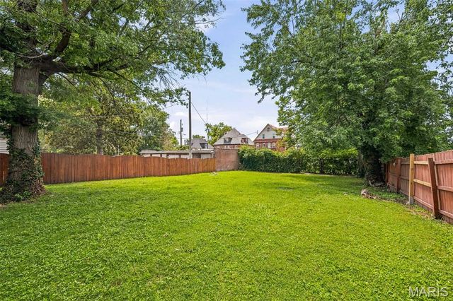 5830 Clemens Avenue, St Louis, MO 63112