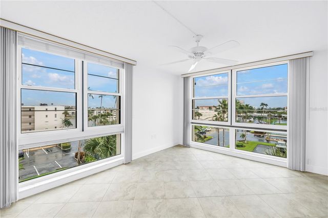 7700 SUN ISLAND DRIVE S 401, South Pasadena, FL 33707