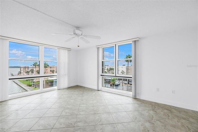 7700 SUN ISLAND DRIVE S 401, South Pasadena, FL 33707