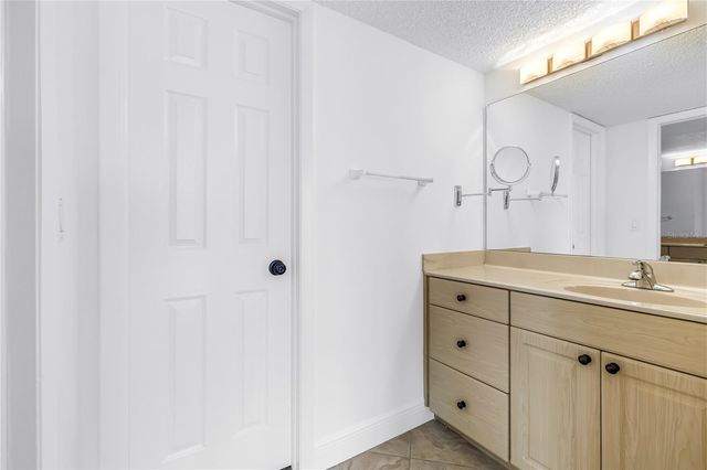 7700 SUN ISLAND DRIVE S 401, South Pasadena, FL 33707
