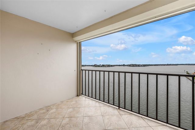 7700 SUN ISLAND DRIVE S 401, South Pasadena, FL 33707