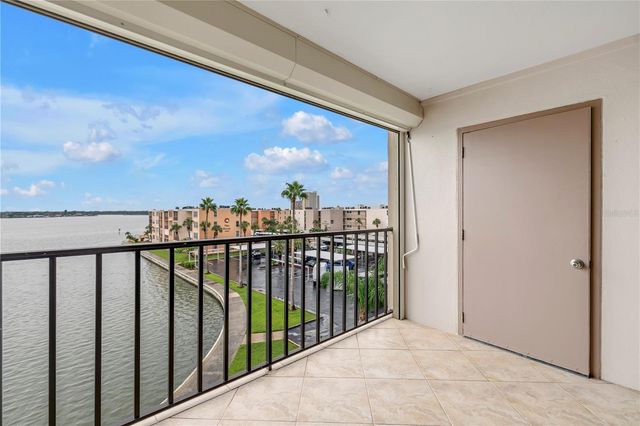 7700 SUN ISLAND DRIVE S 401, South Pasadena, FL 33707