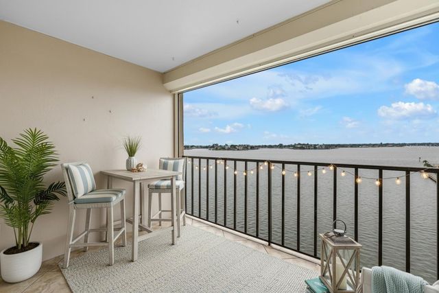 7700 SUN ISLAND DRIVE S 401, South Pasadena, FL 33707