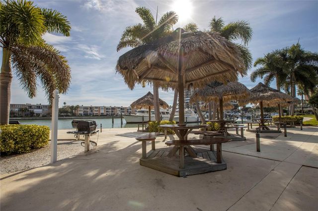 7700 SUN ISLAND DRIVE S 401, South Pasadena, FL 33707