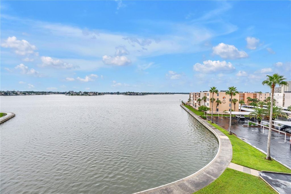 7700 SUN ISLAND DRIVE S 401, South Pasadena, FL 33707