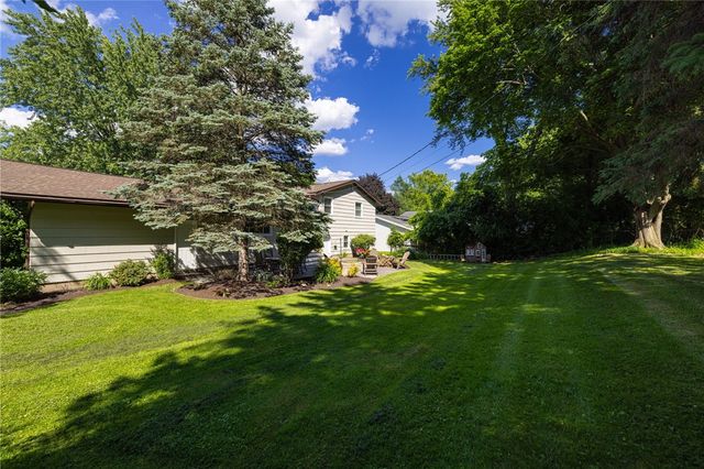 80 Barnfield Road, Henrietta, NY 14534