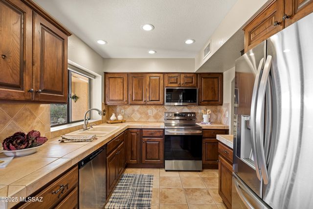 1558 E Bright Angel Drive, Oro Valley, AZ 85755