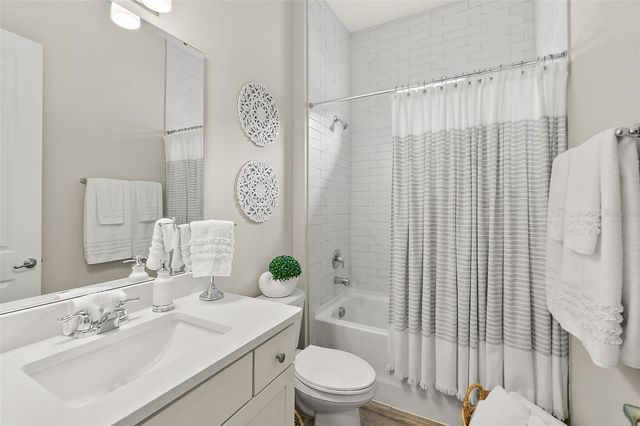 4 JACKSON BLUE PLACE, Palm Coast, FL 32137