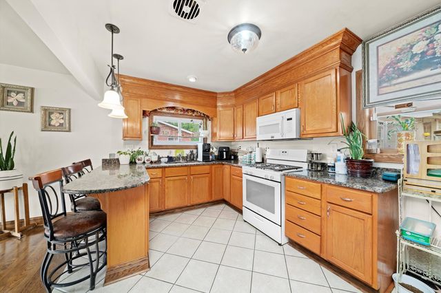 3048 Sherwood Avenue, Markham, IL 60428