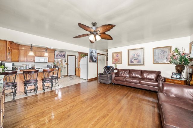 3048 Sherwood Avenue, Markham, IL 60428