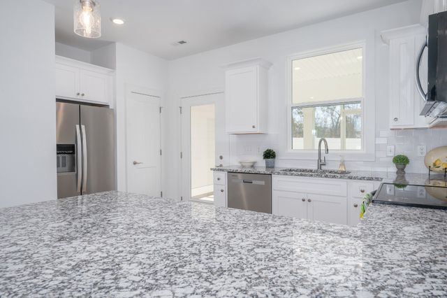 1170 S Dickerson Rd Unit 27, Goodlettsville, TN 37072