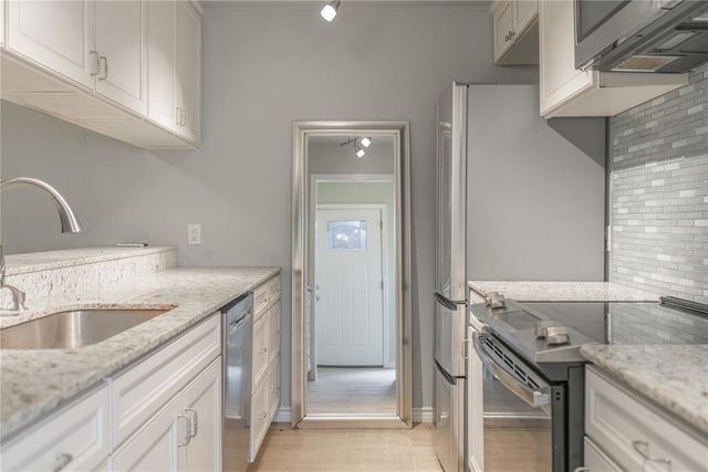 2922 Stonepoint Drive, Edmond, OK 73034