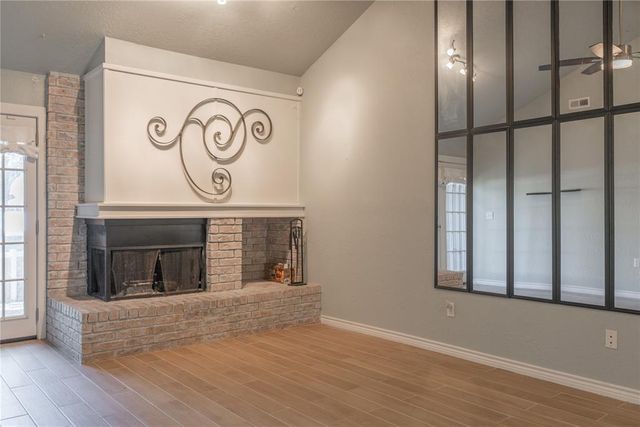 2922 Stonepoint Drive, Edmond, OK 73034