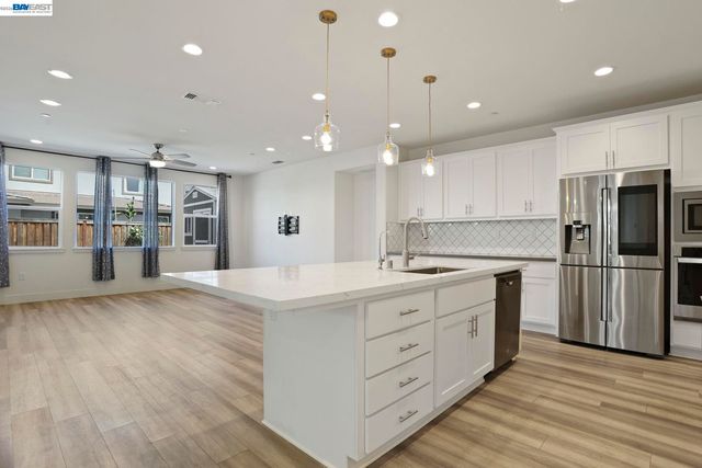 3195 Paxton St, Lathrop, CA 95330