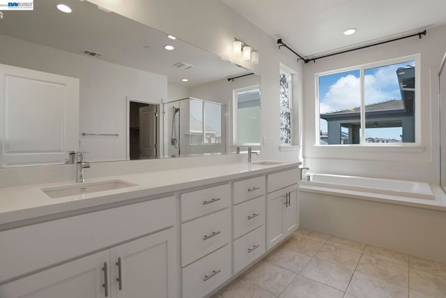 3195 Paxton St, Lathrop, CA 95330