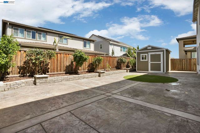 3195 Paxton St, Lathrop, CA 95330