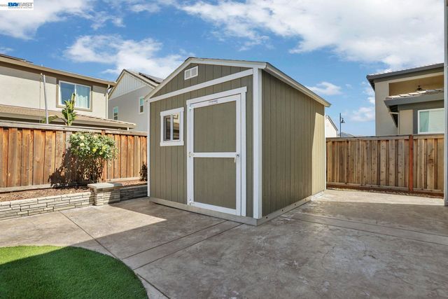 3195 Paxton St, Lathrop, CA 95330