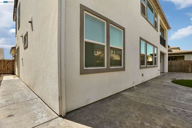 3195 Paxton St, Lathrop, CA 95330