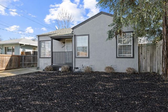 3517 38th Street, Sacramento, CA 95817