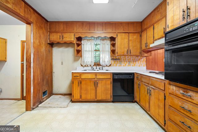 111 Irvin Street, Jonesboro, GA 30236