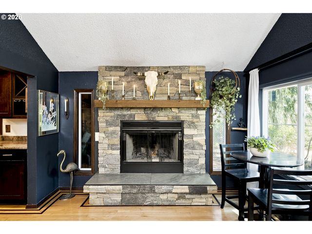 9345 Ne BROADWAY, Portland, OR 97220