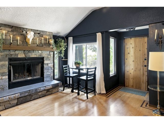 9345 Ne BROADWAY, Portland, OR 97220