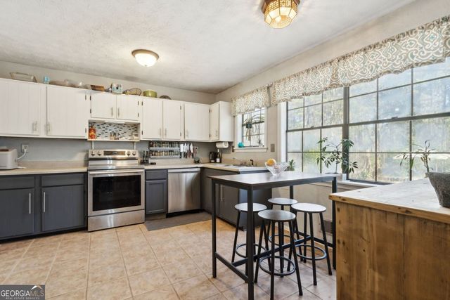 204 Groveland Drive, Peachtree City, GA 30269