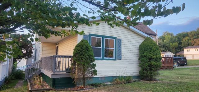 1096 10th Street, Taylor Twp, PA 16160