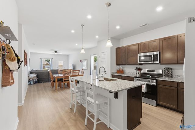 27150 Rabbit Run, Athens, AL 35613
