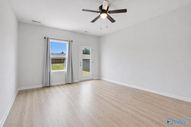 27150 Rabbit Run, Athens, AL 35613