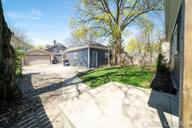 437 Rosewood Avenue Se, East Grand Rapids, MI 49506