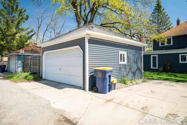 437 Rosewood Avenue Se, East Grand Rapids, MI 49506