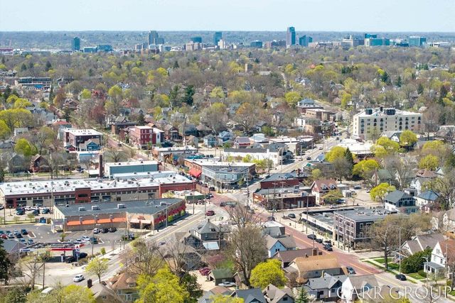 437 Rosewood Avenue Se, East Grand Rapids, MI 49506