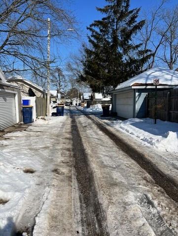 437 Rosewood Avenue Se, East Grand Rapids, MI 49506