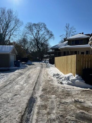 437 Rosewood Avenue Se, East Grand Rapids, MI 49506