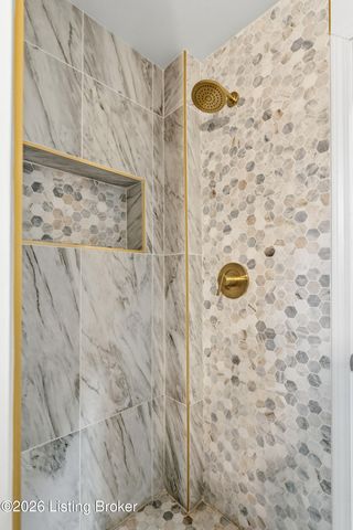 4202 S Brook St, Louisville, KY 40214