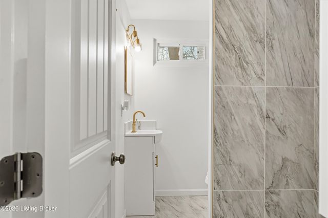 4202 S Brook St, Louisville, KY 40214