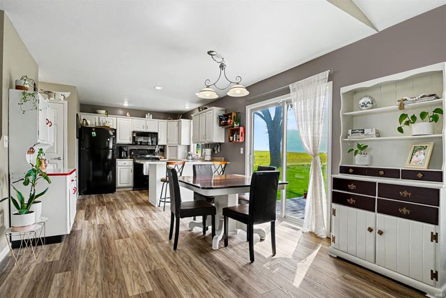 68987 County Road 27, New Paris, IN 46553