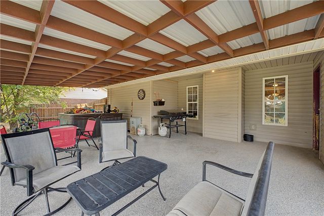 22575 Meadow Street, Siloam Springs, AR 72761