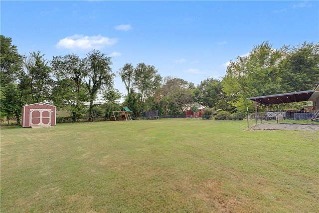 22575 Meadow Street, Siloam Springs, AR 72761