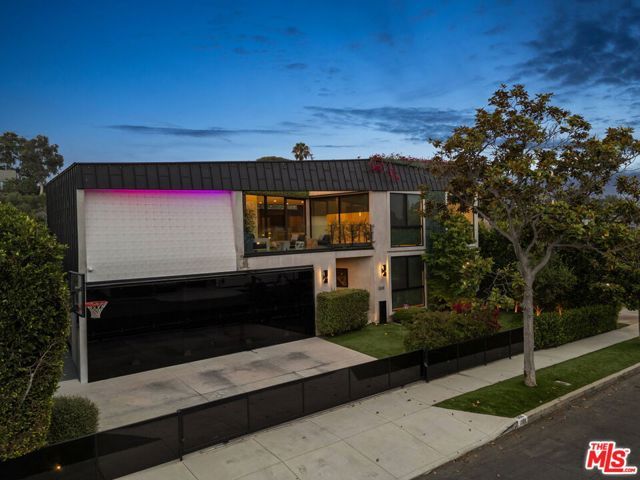 1368 Beckwith Avenue, Los Angeles, CA 90049