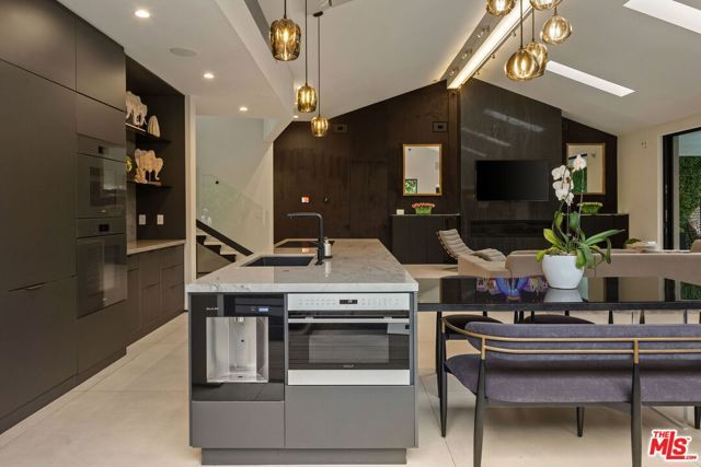 1368 Beckwith Avenue, Los Angeles, CA 90049