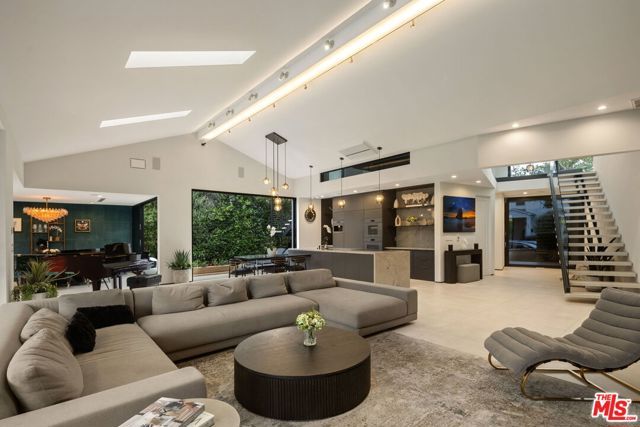 1368 Beckwith Avenue, Los Angeles, CA 90049