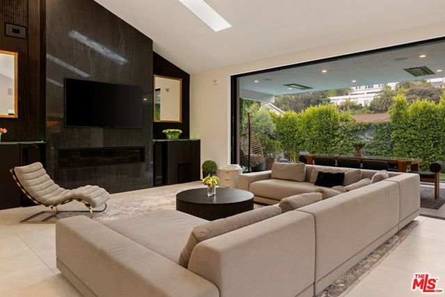 1368 Beckwith Avenue, Los Angeles, CA 90049