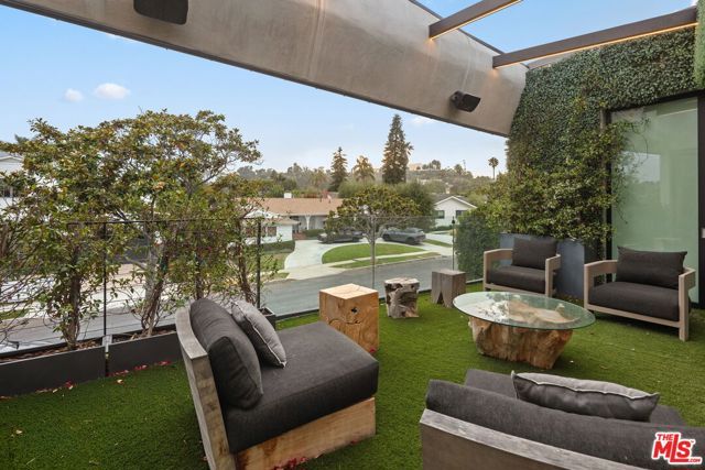 1368 Beckwith Avenue, Los Angeles, CA 90049