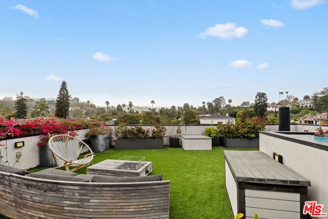 1368 Beckwith Avenue, Los Angeles, CA 90049