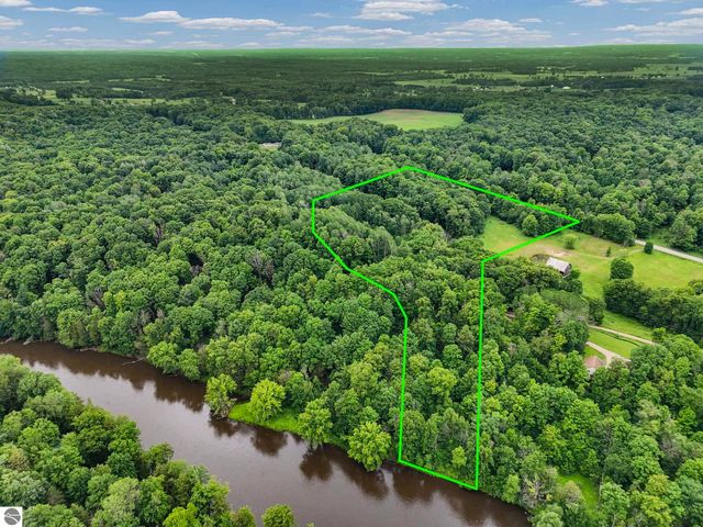 17924 River Bluffs Drive, Hersey, MI 49639