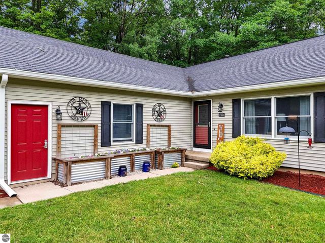 17924 River Bluffs Drive, Hersey, MI 49639