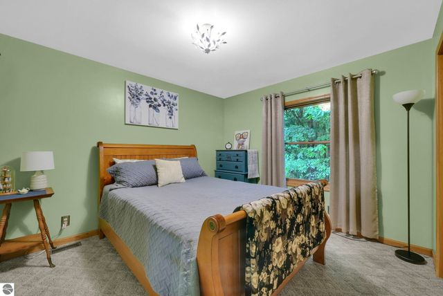 17924 River Bluffs Drive, Hersey, MI 49639