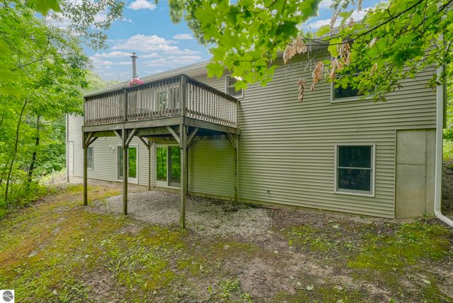 17924 River Bluffs Drive, Hersey, MI 49639
